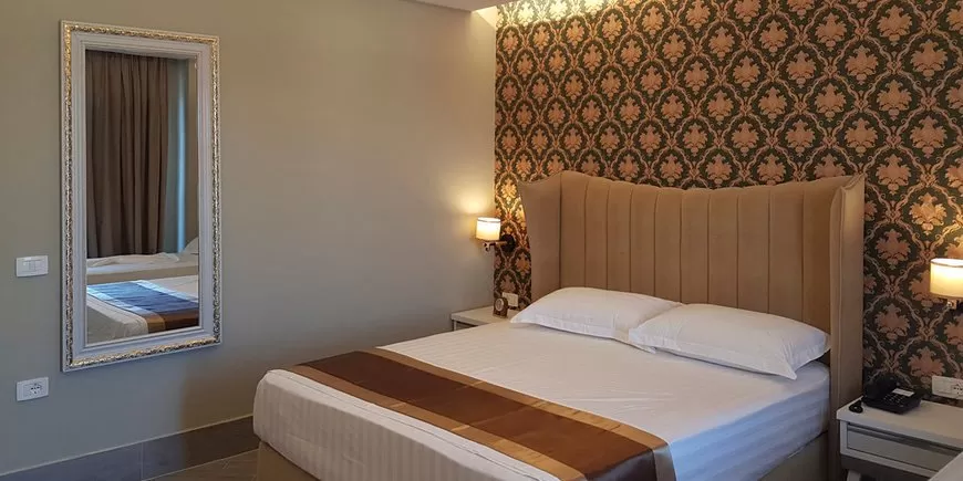 Grand Blu Fa-Fa TRPL 2.jpg